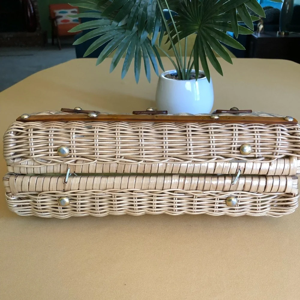 Vintage Wicker Purse - Picture 3 of 10